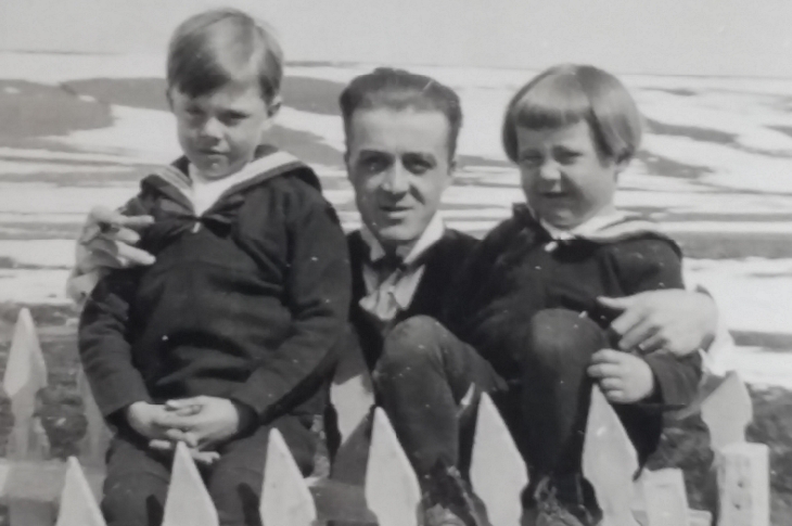 Clarence Hollingworth (Left), his father (Centre) and brother Lesley (Right)